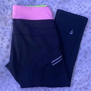 Iviva/Lululemon Cropped Leggings